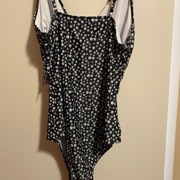 SHEIN floral ruffle trim tie front one piece swimsuit - Picture 4 of 4